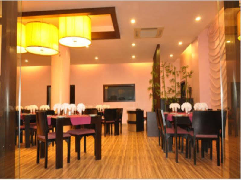Hotel Amber Rudrapur Dış mekan fotoğraf